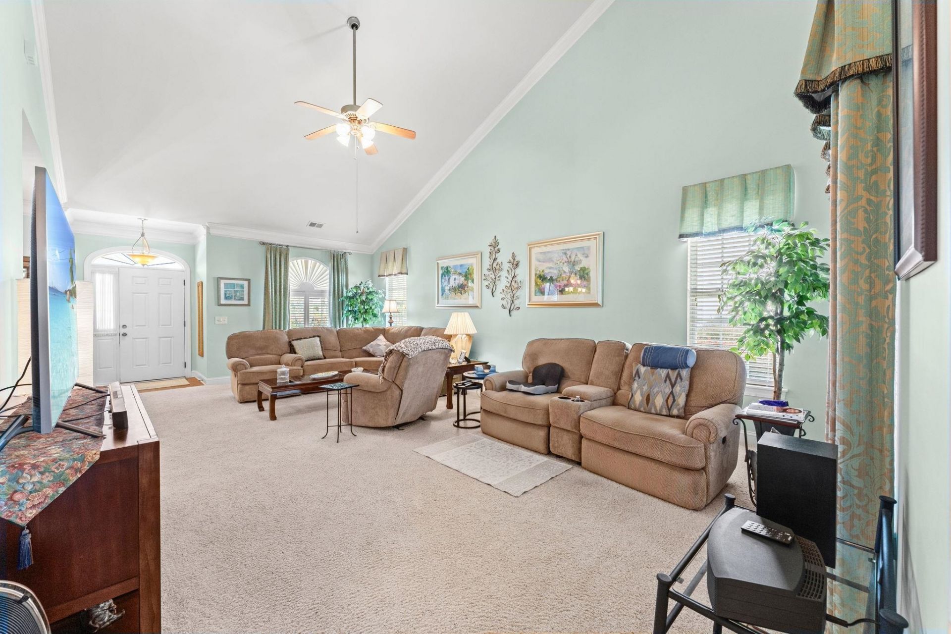 348 Kessinger Dr. Photo 5
