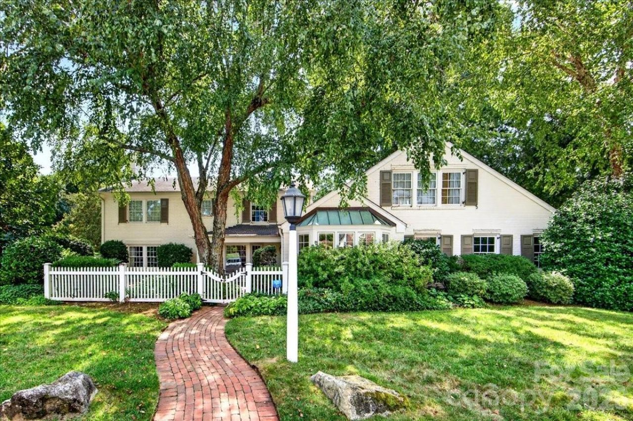 2200 Queens Road E, Charlotte, NC 28207 Main Photo