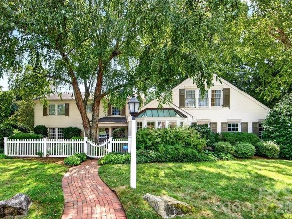 2200 Queens Road E, Charlotte, NC 28207