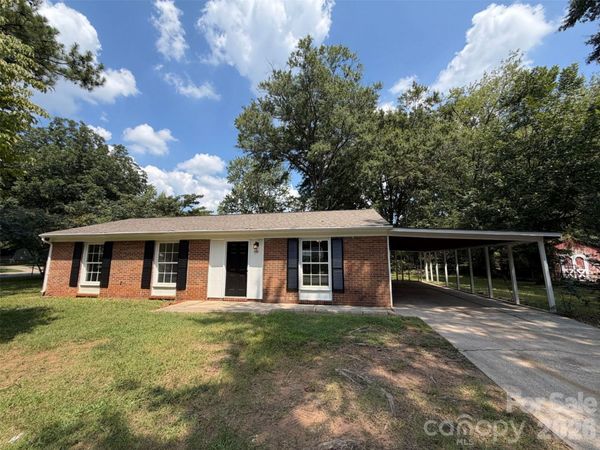 728 Milan Road E, Charlotte, NC 28216