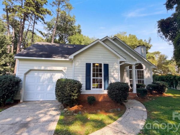 6223 Sunbridge Court , Charlotte, NC 28269
