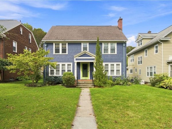 206 Twin Hills Dr , Syracuse, NY 13207