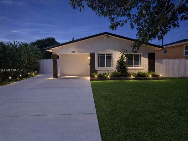 2221 NW 170th St, Miami Gardens, FL 33056