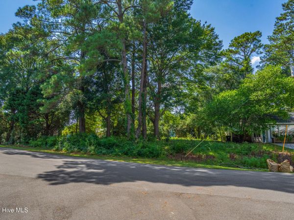 1038 Fayetteville Avenue SW, Calabash, NC 28467