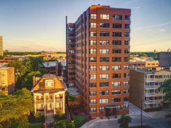 5858 N Sheridan Road , Unit 206, Chicago, IL 60660