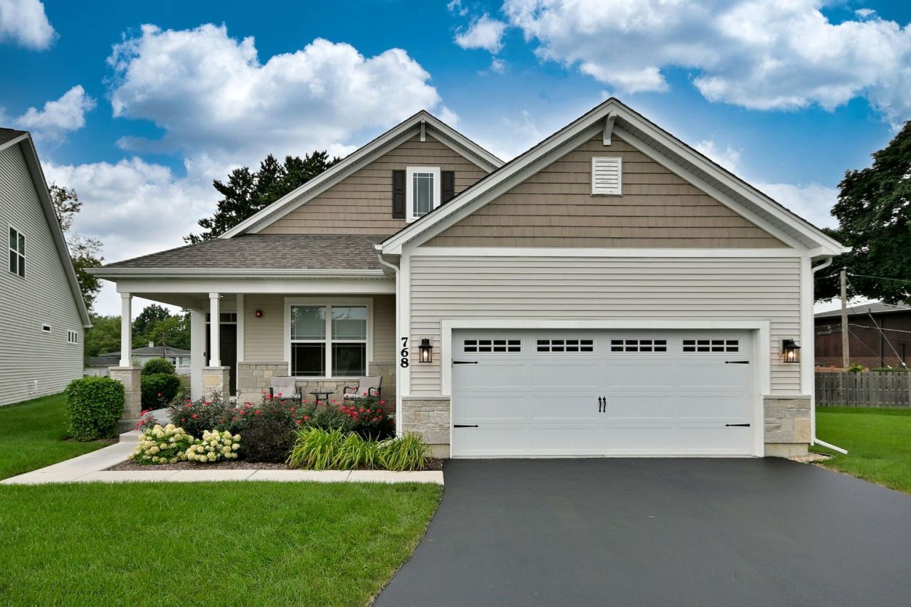 768 Eagle Court , Addison, IL 60101