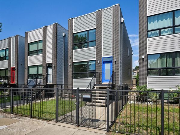 2544 W Warren Boulevard , Chicago, IL 60612