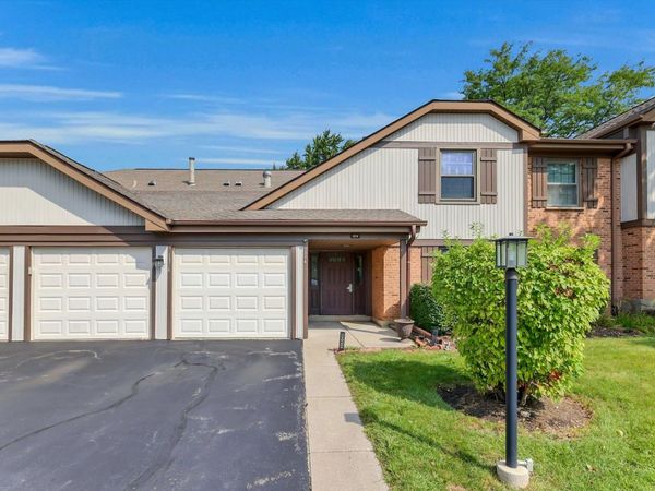 1374 Williamsburg Drive , Unit B1, Schaumburg, IL 60193