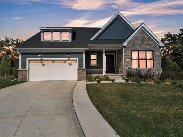 628 Pine Circle, Ann Arbor, MI 48105