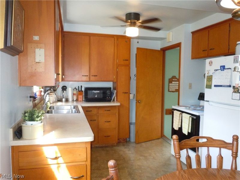23750 Puritan Avenue, Euclid, OH 44123 Photo 2