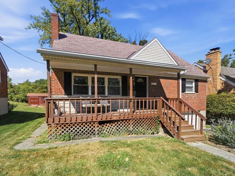 1231 Thurnridge Drive, Reading, OH 45215 Photo 2
