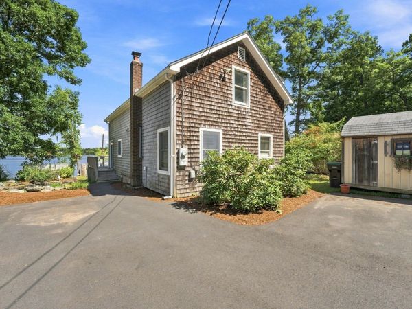 111 King Philip Rd, Norton, MA 02766