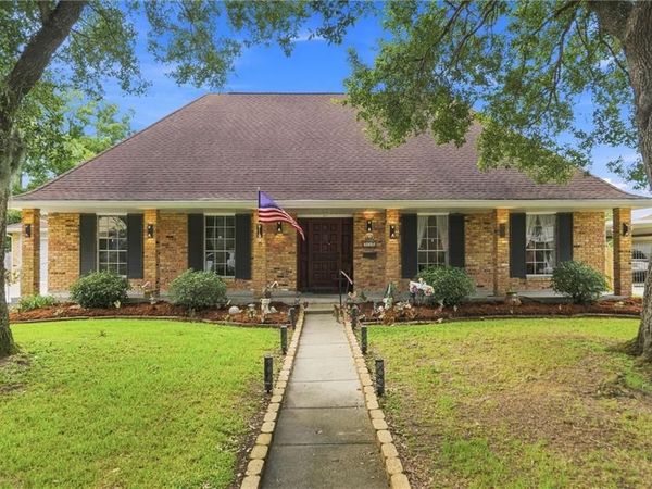 932 CHRISTANA Place , Gretna, LA 70056