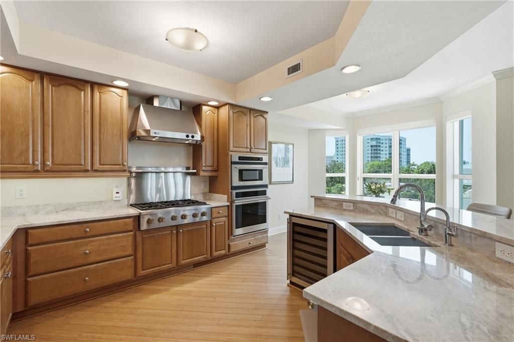 285 Grande Way , Unit 401, Naples, FL 34110 Photo