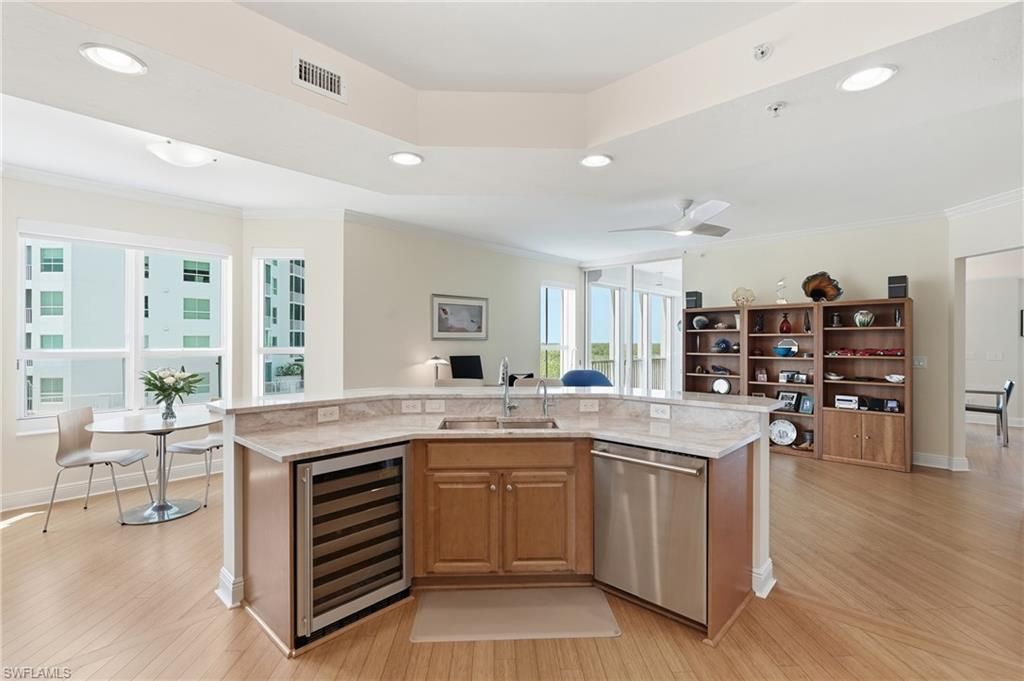 285 Grande Way , Unit 401, Naples, FL 34110 Photo