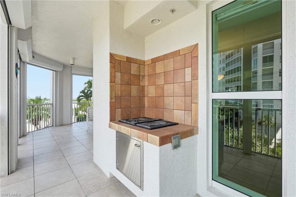 285 Grande Way , Unit 401, Naples, FL 34110 Photo