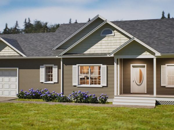29 Vista Bella Drive, Lewiston, ME 04240