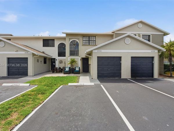 10720 NW 11th St , Pembroke Pines, FL 33026