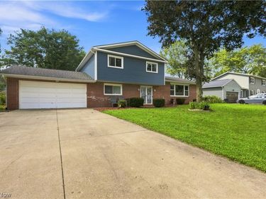 4837 leigh Avenue NW, Canton, OH 44709