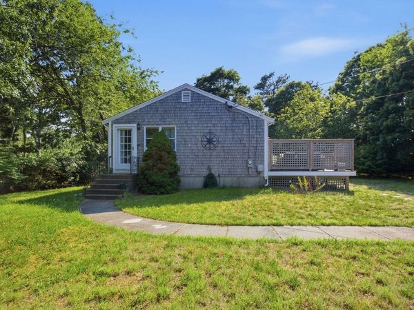 15 Commercial Street, Yarmouth, MA 02664
