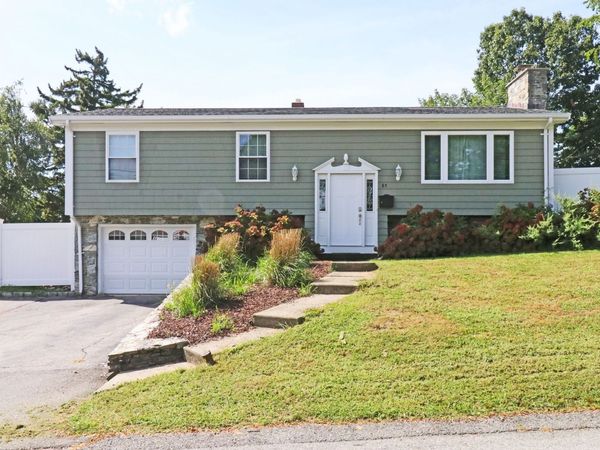85 Forsyth Ave, Somerset, MA 02726