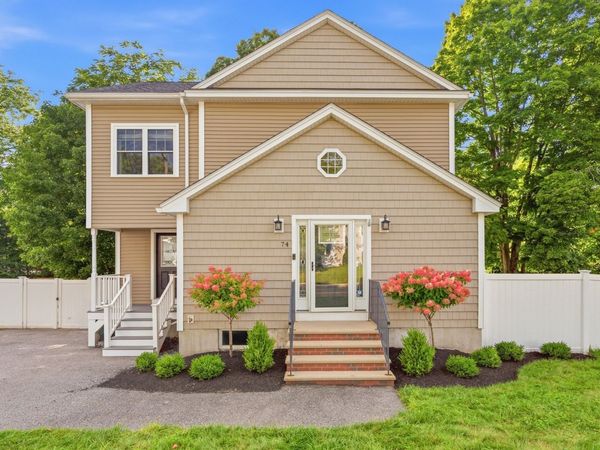 74 Pearl St, Woburn, MA 01801