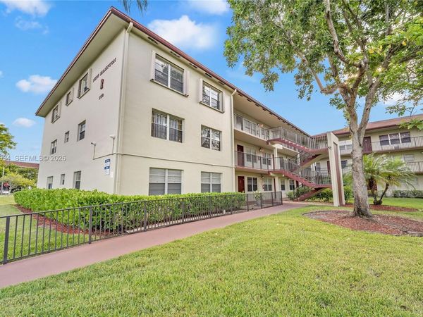 150 SW 134th Way , Unit 304R, Pembroke Pines, FL 33027