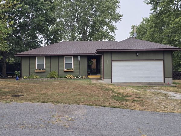 237 Renee Avenue , Sparta, MO 65753