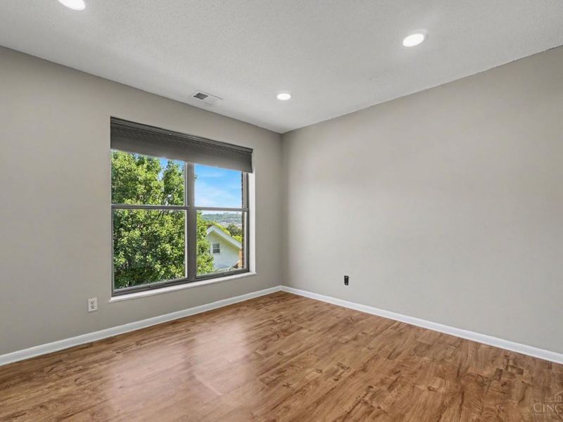 500 Mt Hope Avenue, Unit 404, Cincinnati, OH 45204 Photo 11