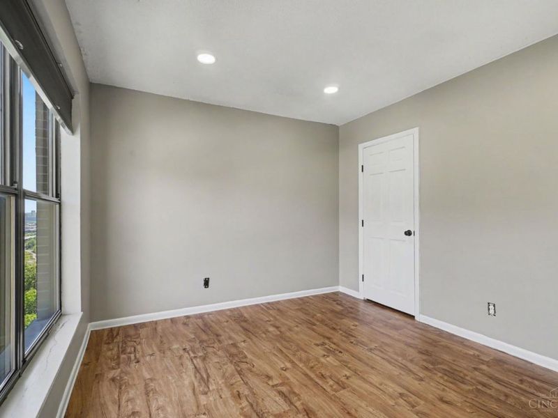 500 Mt Hope Avenue, Unit 404, Cincinnati, OH 45204 Photo 12