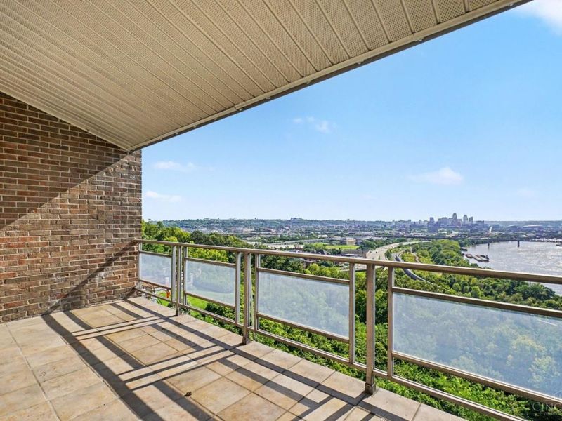 500 Mt Hope Avenue, Unit 404, Cincinnati, OH 45204 Photo 2