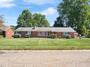 204 Sutton Avenue NE, North Canton, OH 44720