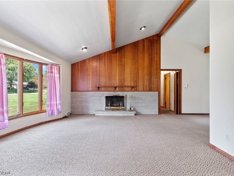 204 Sutton Avenue NE, North Canton, OH 44720 Photo 4
