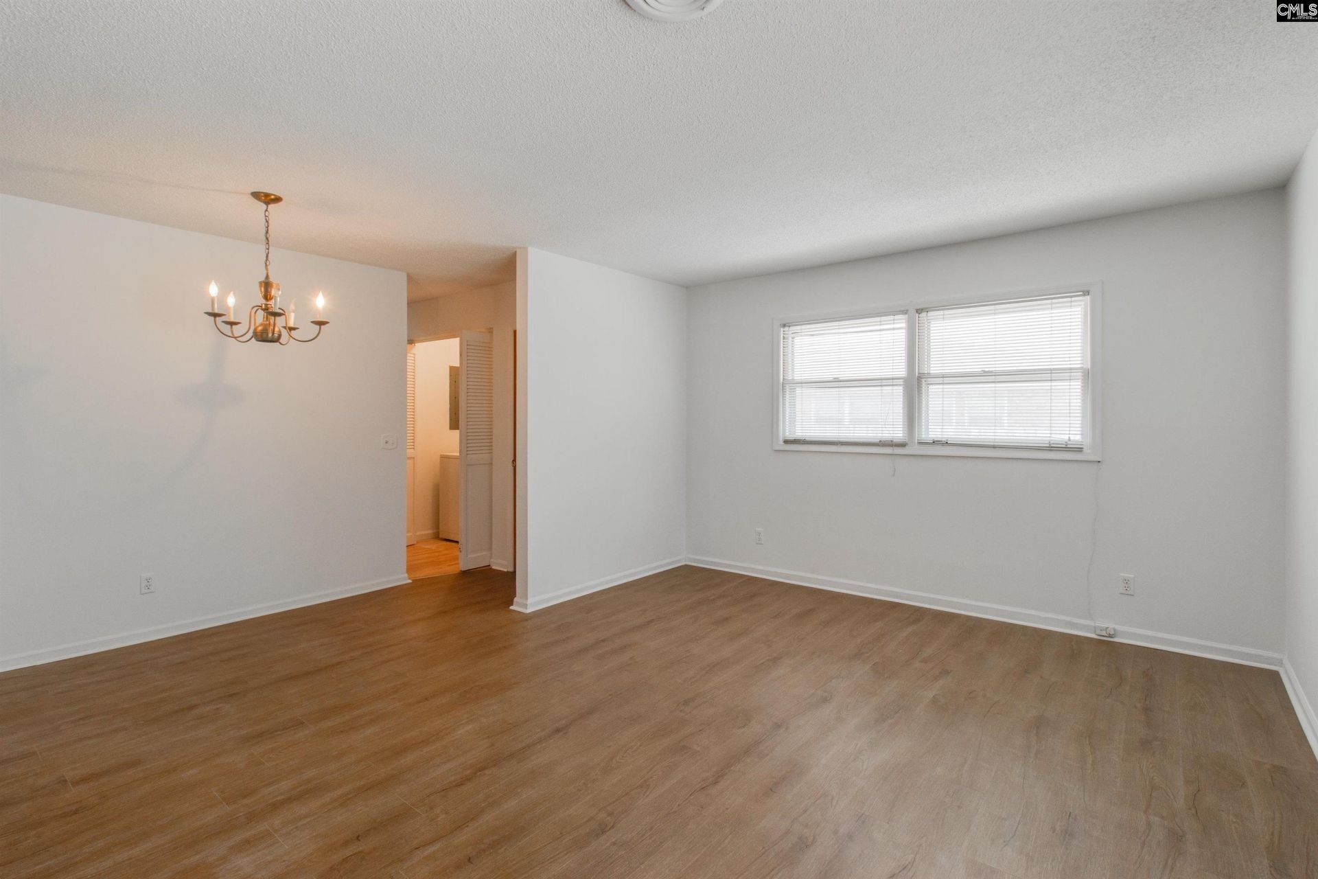 5219 Enfield Drive Photo 4