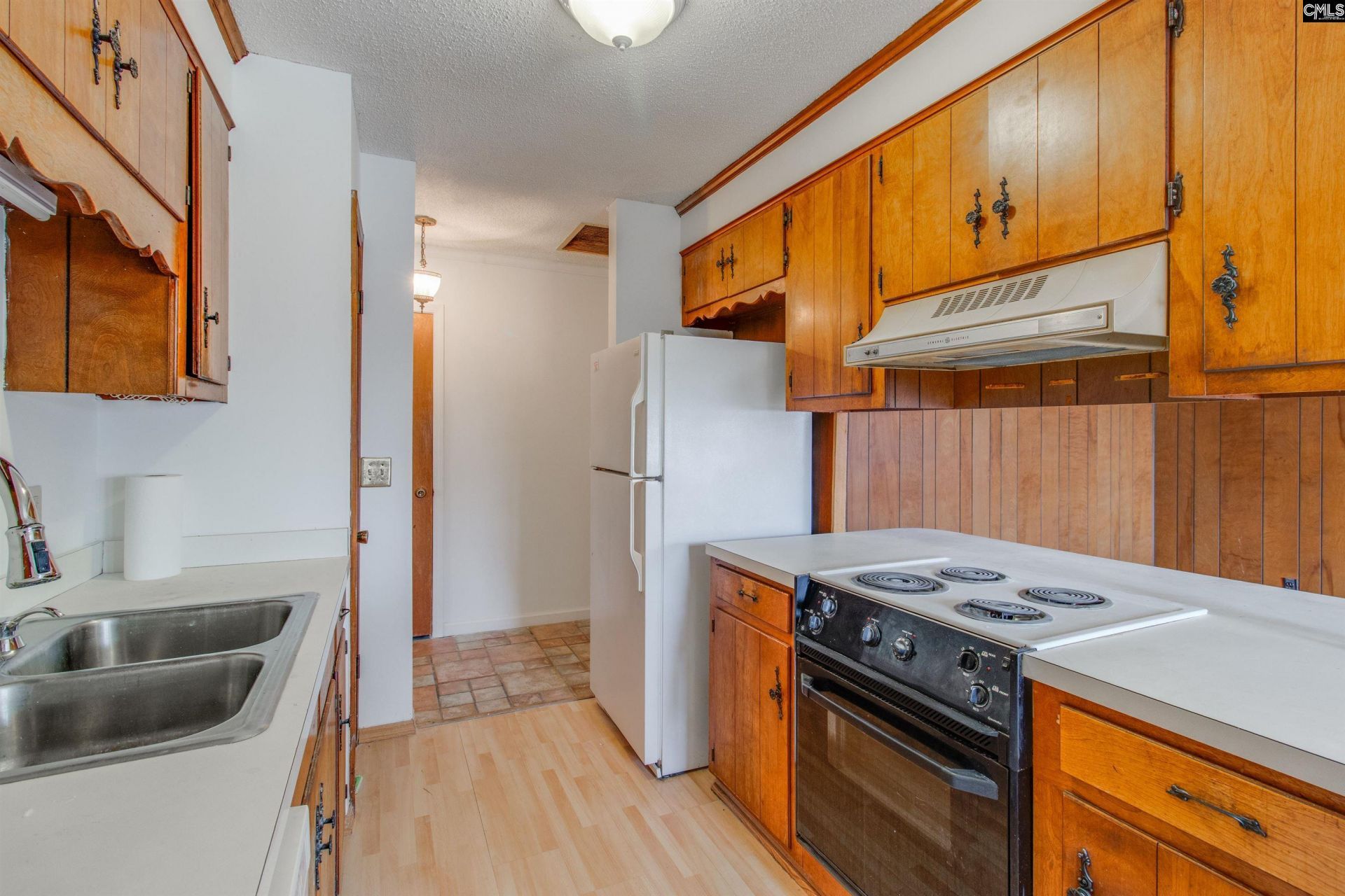 5219 Enfield Drive Photo 8