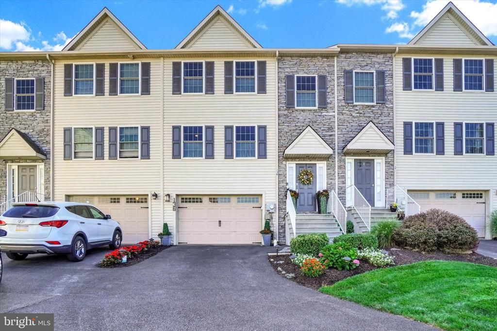 136 GENTLEMENS WAY , LANCASTER, PA 17603