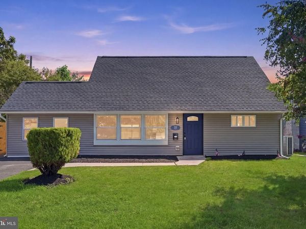 32 IRIS ROAD , LEVITTOWN, PA 19057