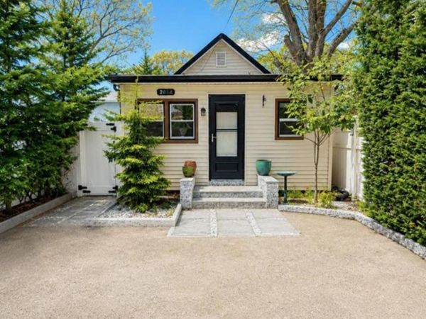 2084 Washington Street, Merrick, NY 11566