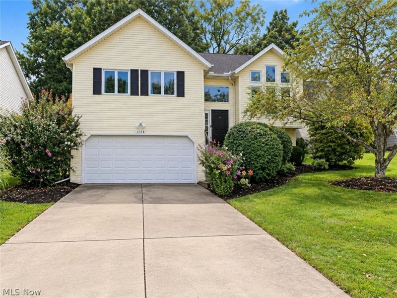 3168 Pondview Drive, Ravenna, OH 44266 Photo 1