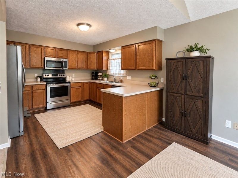 3168 Pondview Drive, Ravenna, OH 44266 Photo 8