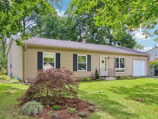 18 Ambassador Drive, Victor, NY 14564