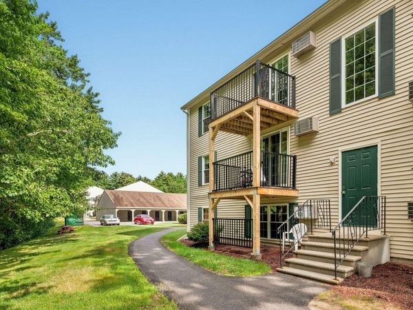 512 White Cedar Boulevard, Portsmouth, NH 03801