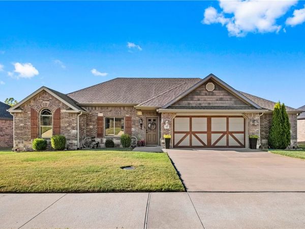 593 Parkside Cove , Springdale, AR 72764