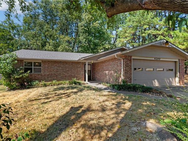 4200 Navajo Court , Springdale, AR 72764