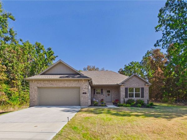54 Perth Drive, Bella Vista, AR 72715