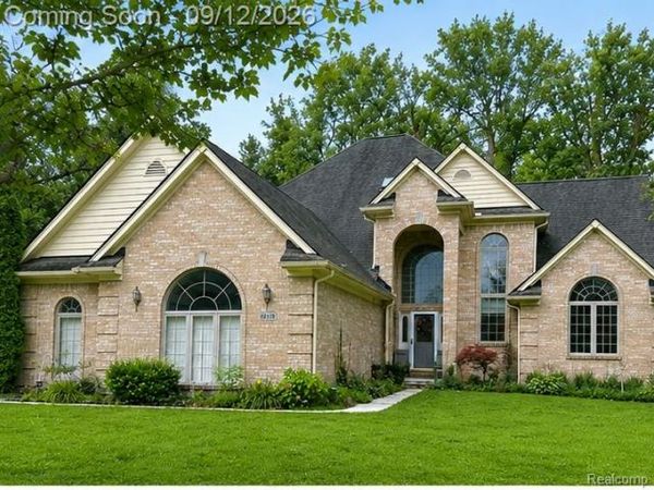 22119 Oakwood Drive, Brownstown Township, Mi 48193