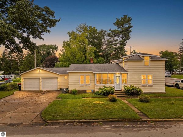 139 5th Avenue W, Reed City, MI 00000
