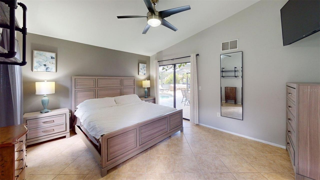 2461 Gold Oak Court E, Sarasota, FL 34232 Photo