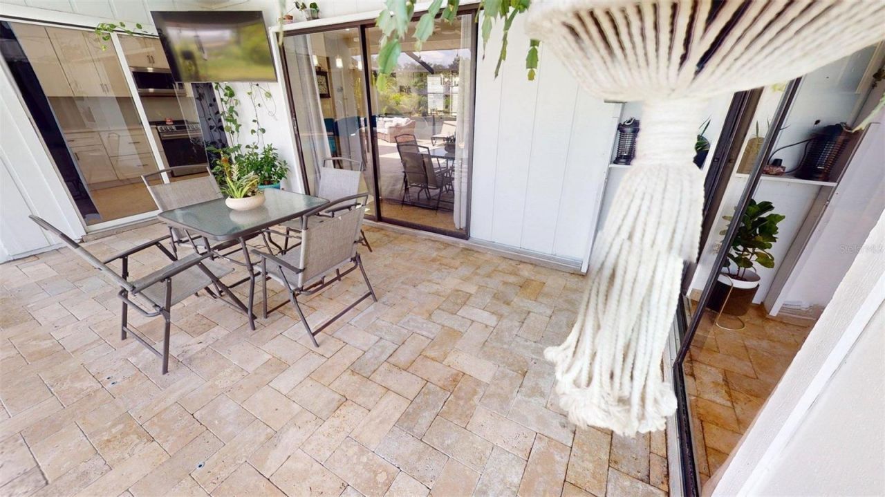 2461 Gold Oak Court E, Sarasota, FL 34232 Photo