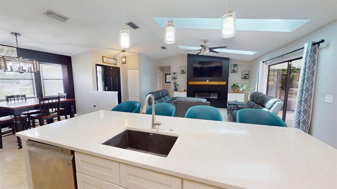 2461 Gold Oak Court E, Sarasota, FL 34232 Photo
